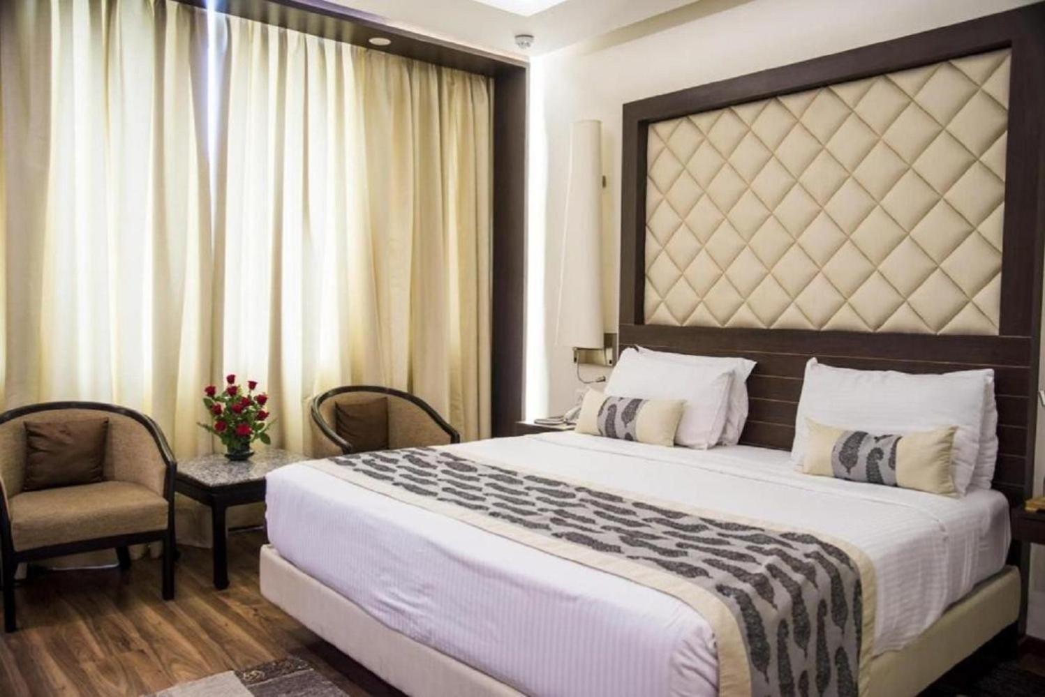 Hotel Costaa La Cage Near Delhi Airport By Gross Group New Delhi Exteriör bild